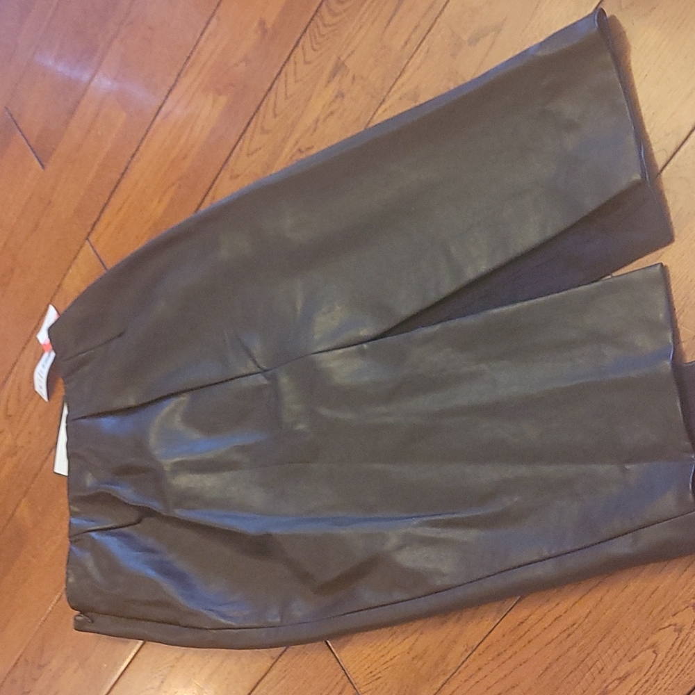 Aritzia Jax Vegan Leather Skirt with slit - Picture 4 of 9